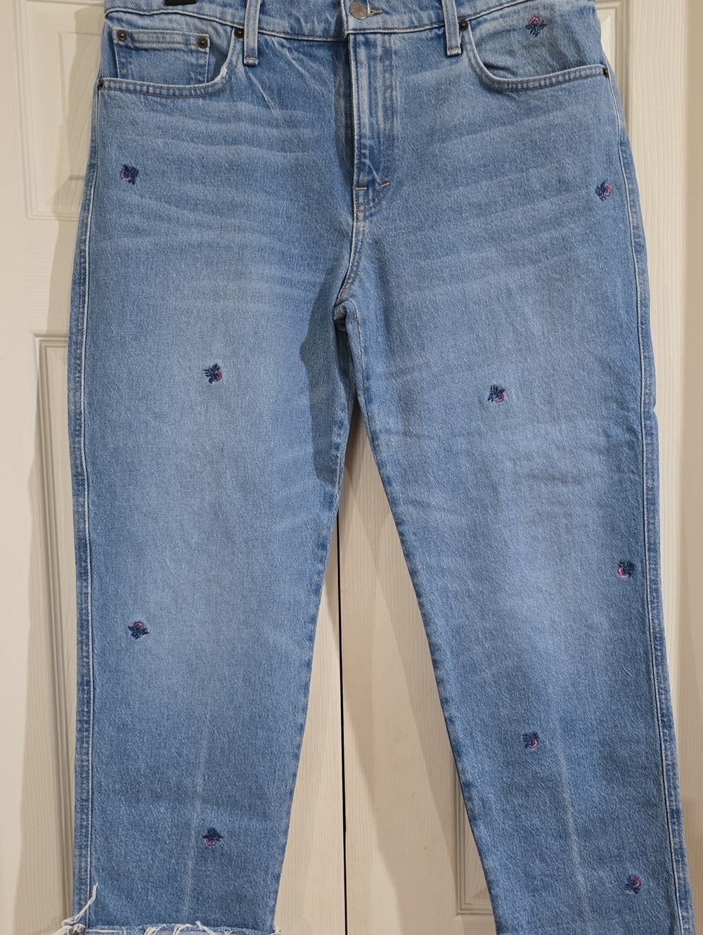 EUC- Lucky Brand Light Blue Embroidered Women’s Jeans